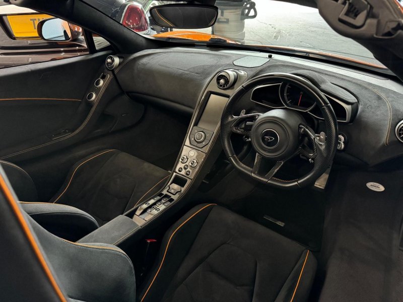 MCLAREN 650S