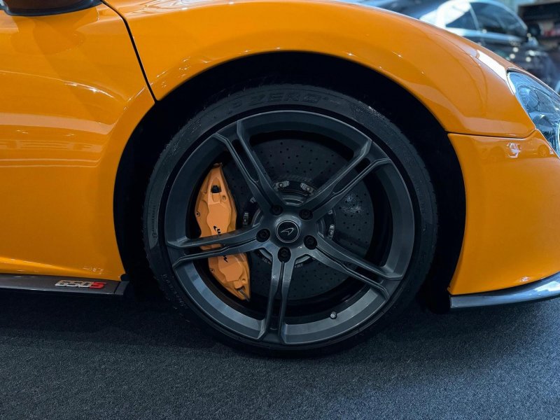 MCLAREN 650S