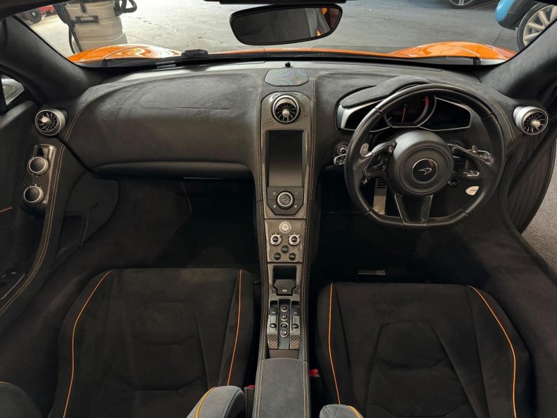 MCLAREN 650S