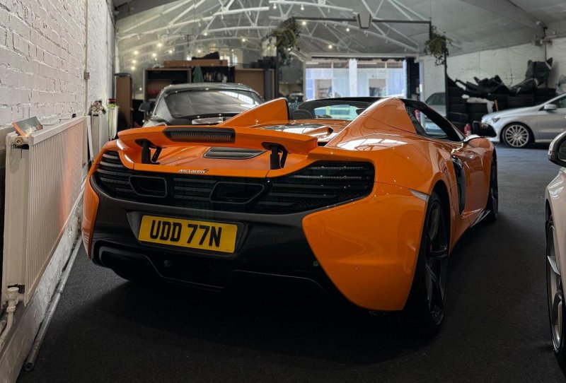 MCLAREN 650S