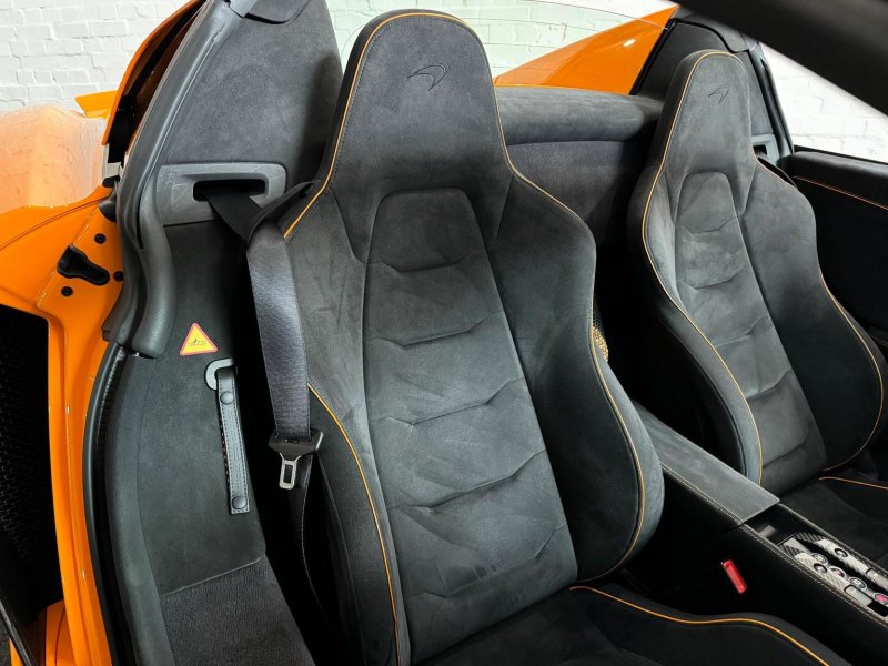 MCLAREN 650S