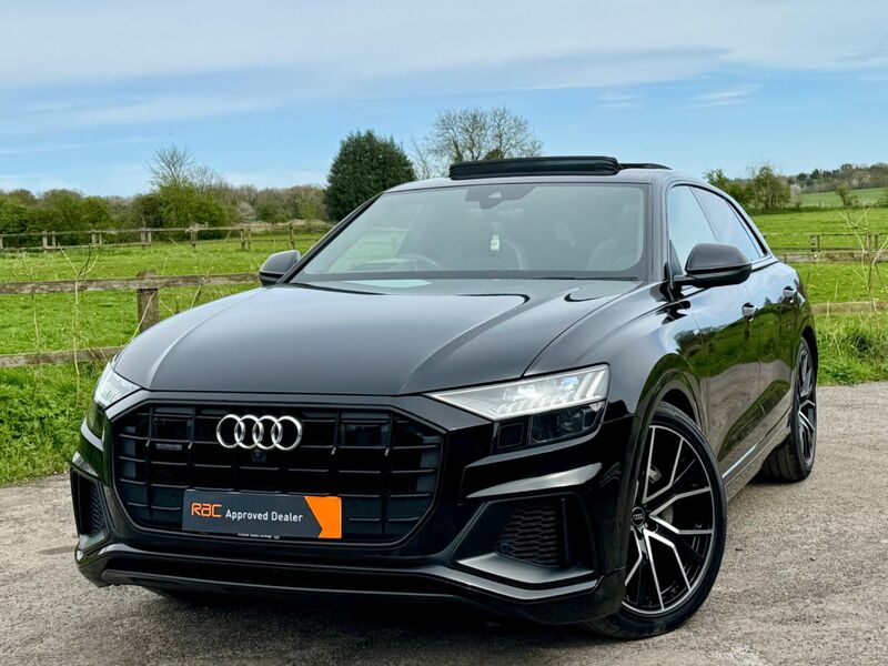 AUDI Q8