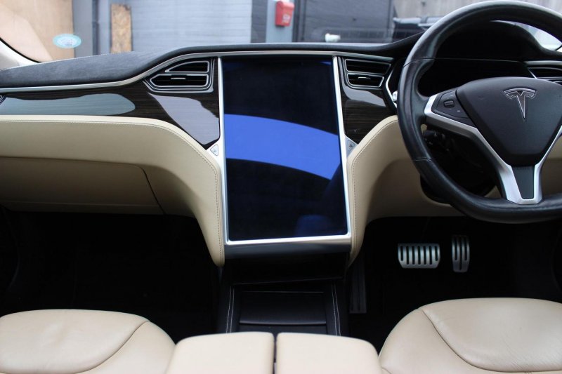 TESLA MODEL S
