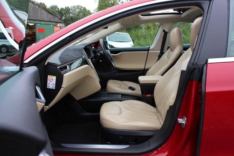 TESLA MODEL S