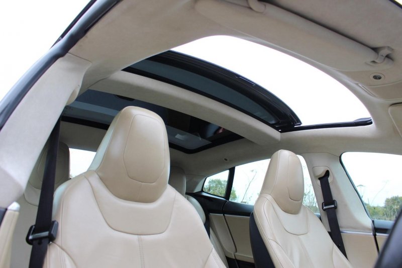 TESLA MODEL S