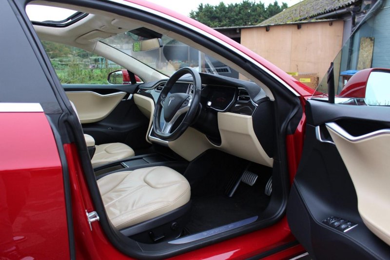TESLA MODEL S