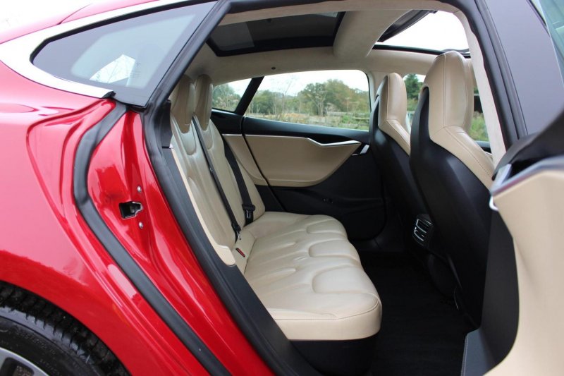 TESLA MODEL S