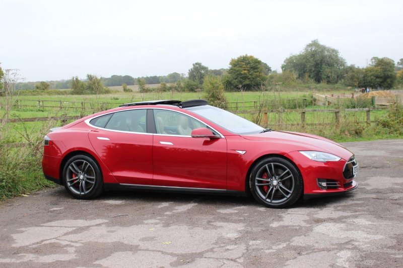 TESLA MODEL S