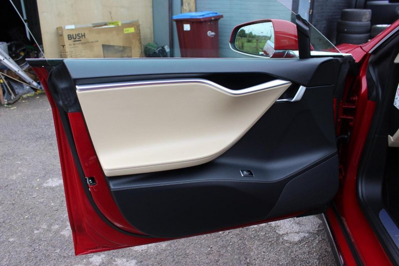TESLA MODEL S
