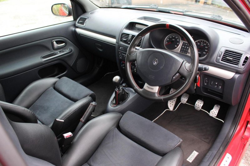 RENAULT CLIO