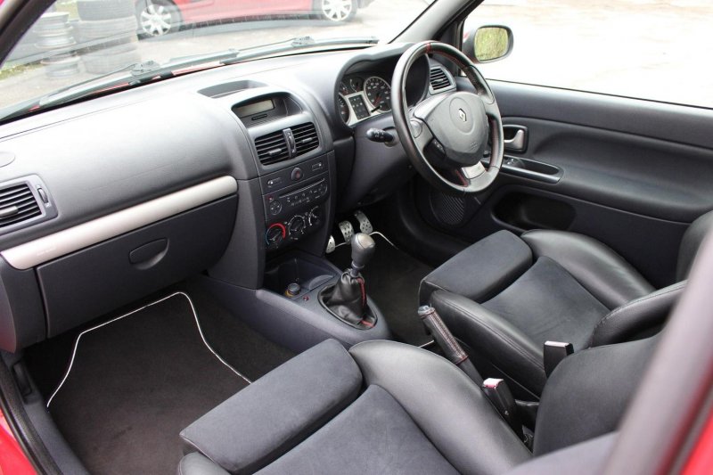 RENAULT CLIO