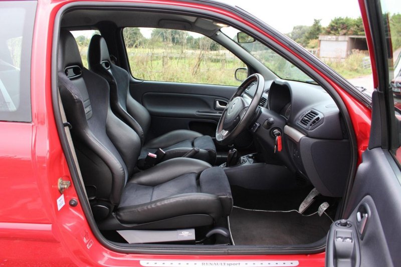 RENAULT CLIO