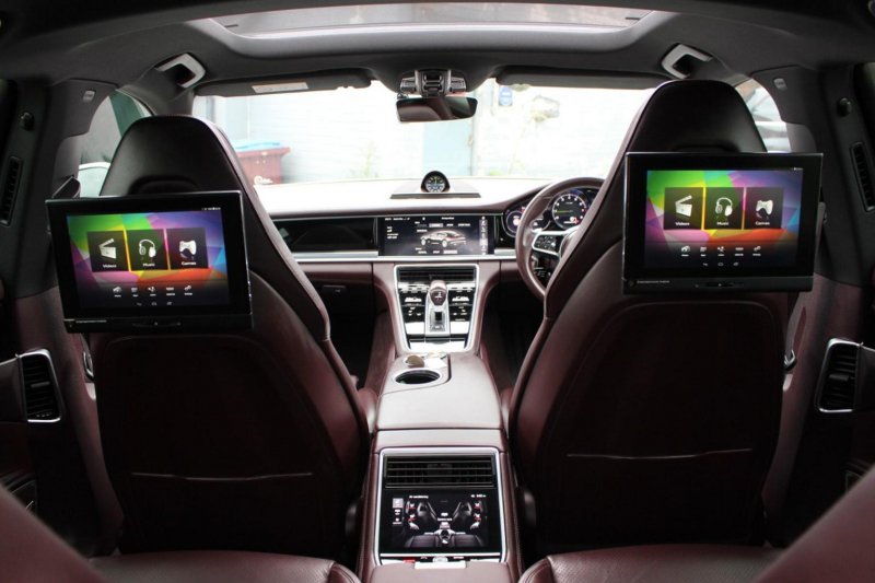 PORSCHE PANAMERA