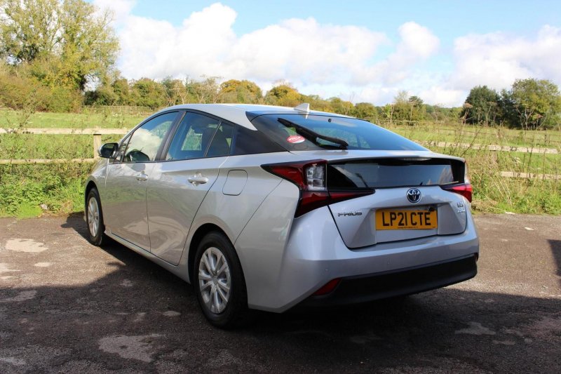 TOYOTA PRIUS