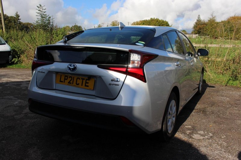 TOYOTA PRIUS