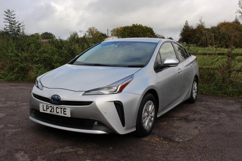 TOYOTA PRIUS