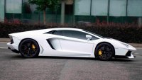 LAMBORGHINI AVENTADOR