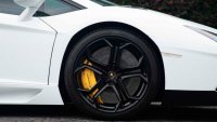 LAMBORGHINI AVENTADOR