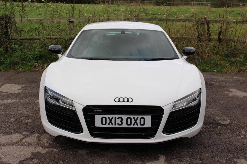 AUDI R8