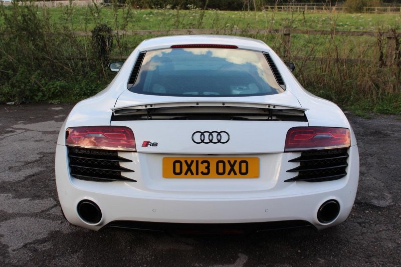 AUDI R8