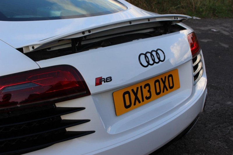 AUDI R8