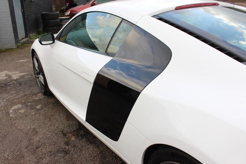 AUDI R8