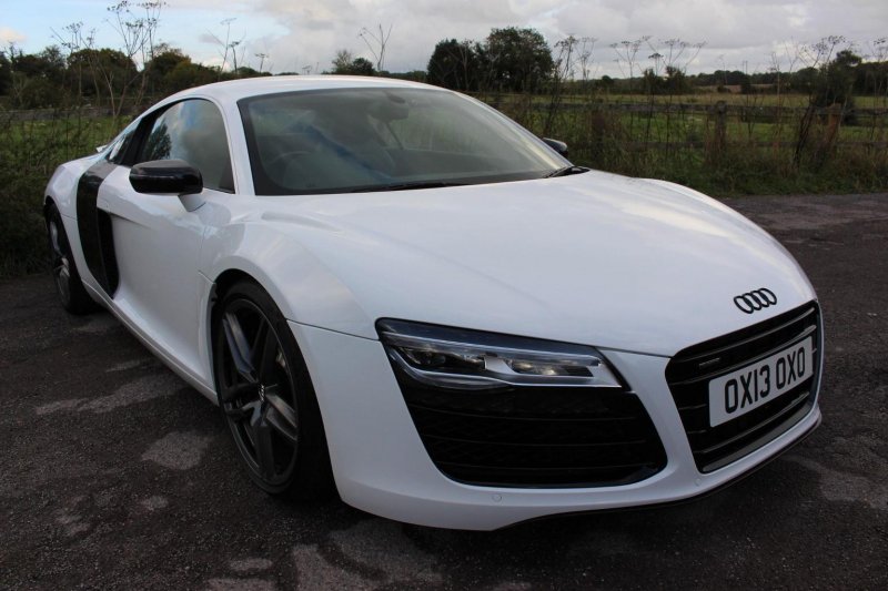 AUDI R8