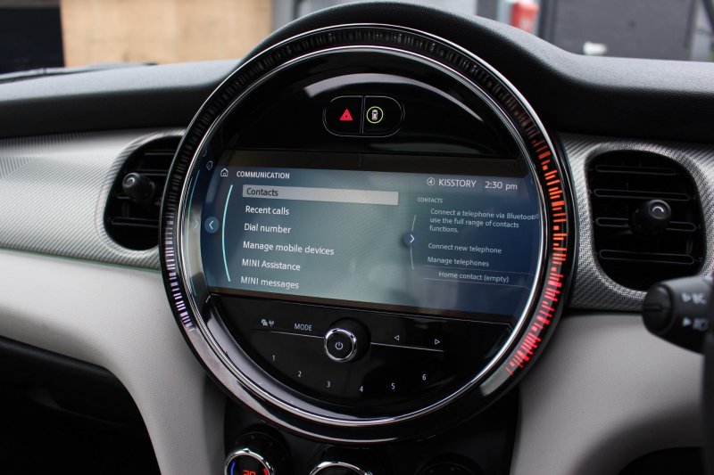 MINI HATCH