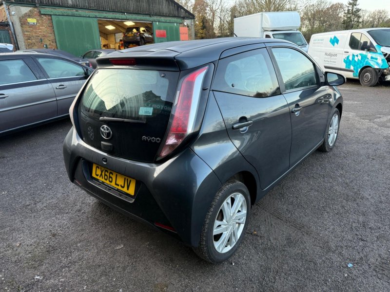 TOYOTA AYGO