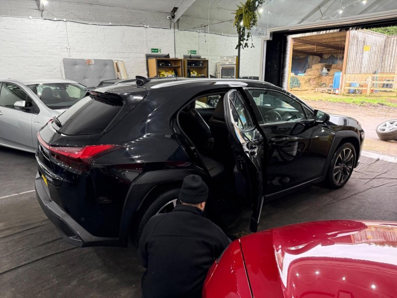 LEXUS UX