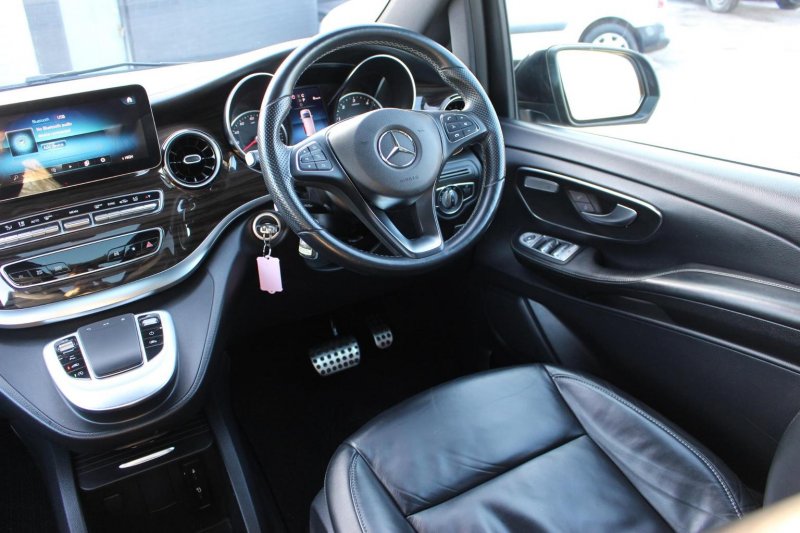 MERCEDES-BENZ V CLASS