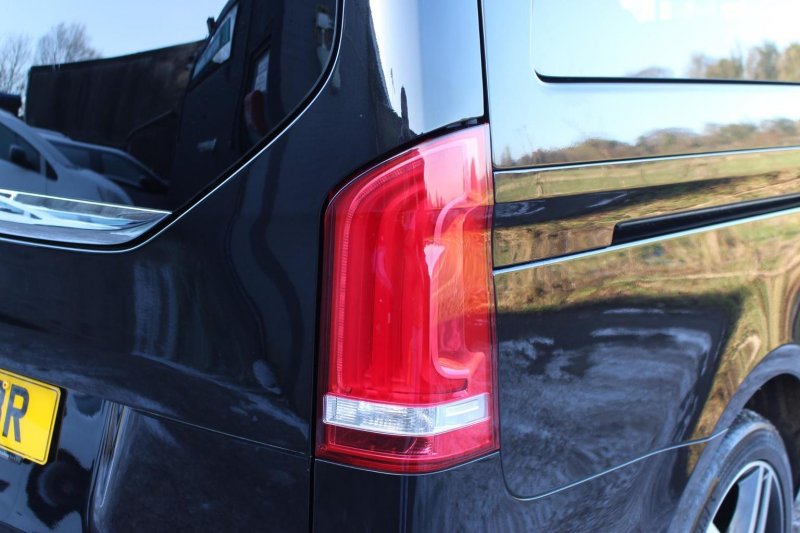 MERCEDES-BENZ V CLASS