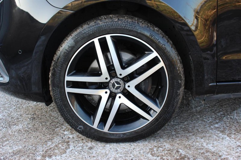 MERCEDES-BENZ V CLASS