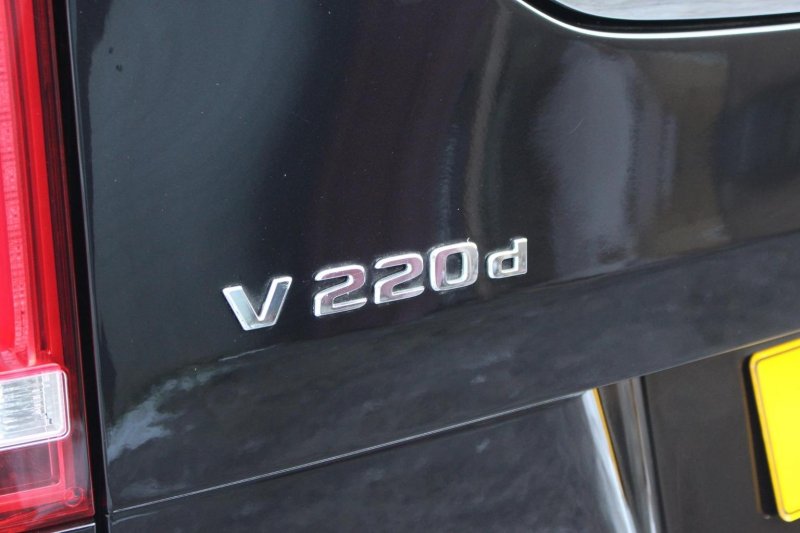MERCEDES-BENZ V CLASS