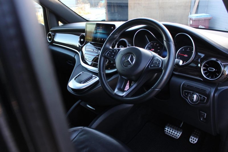 MERCEDES-BENZ V CLASS