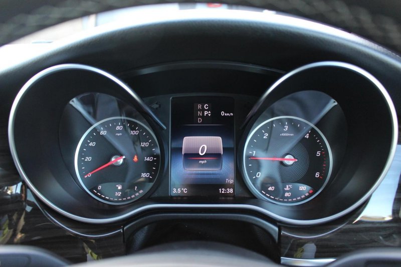 MERCEDES-BENZ V CLASS