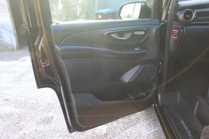 MERCEDES-BENZ V CLASS