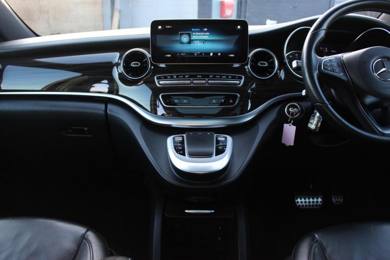 MERCEDES-BENZ V CLASS