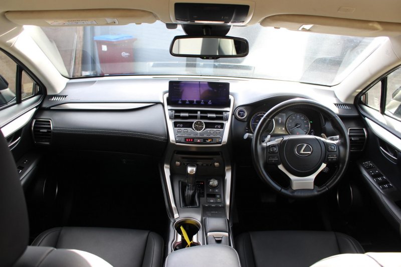 LEXUS NX