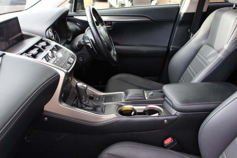 LEXUS NX