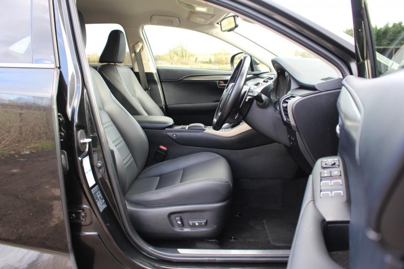 LEXUS NX
