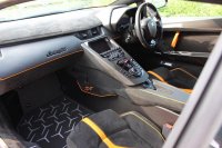 LAMBORGHINI AVENTADOR