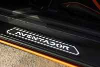 LAMBORGHINI AVENTADOR