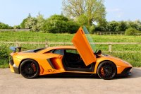 LAMBORGHINI AVENTADOR