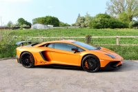 LAMBORGHINI AVENTADOR