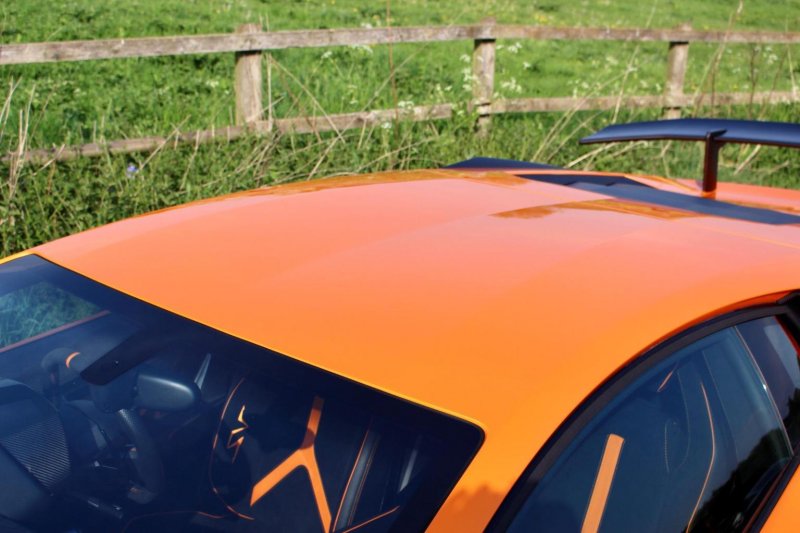 LAMBORGHINI AVENTADOR