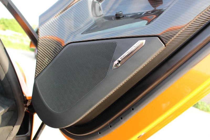 LAMBORGHINI AVENTADOR