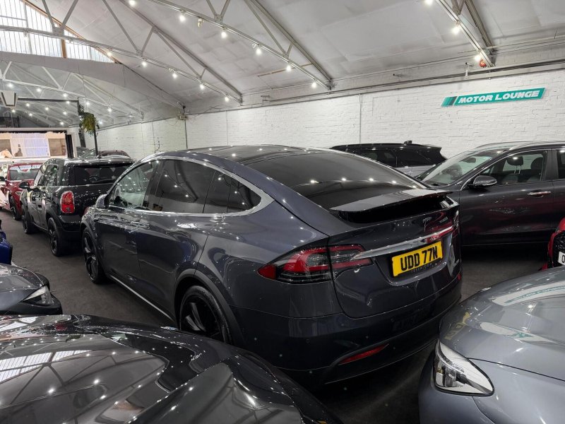 TESLA MODEL X