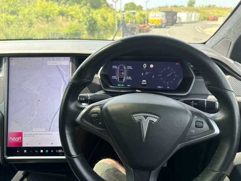 TESLA MODEL X