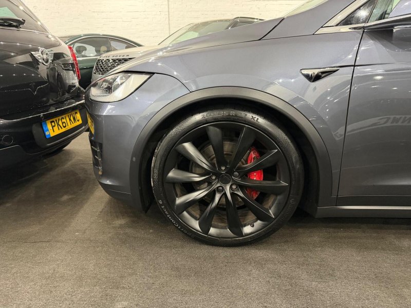 TESLA MODEL X